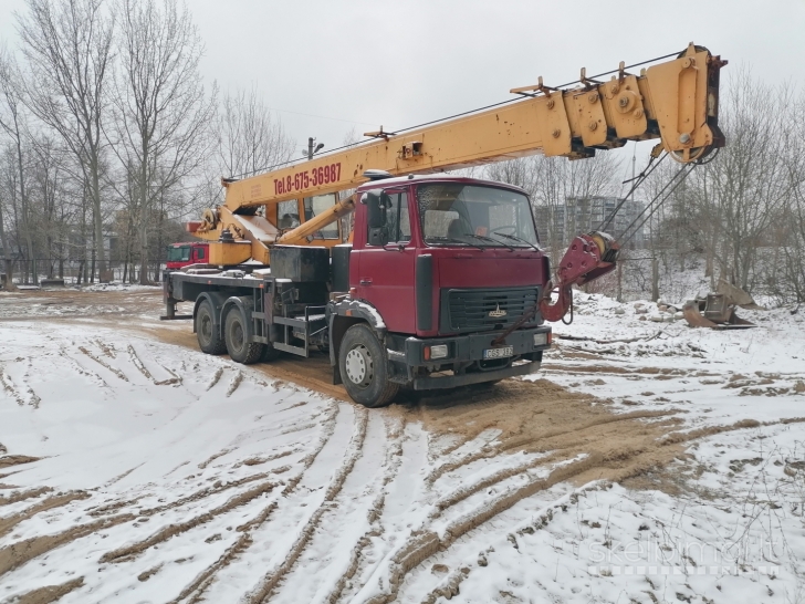 Reikalingas  automobilinio krano vairuotojas