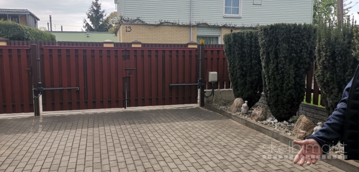 Parduodama gyvenamojo namo dalis K.Donelaičio g. 14, Panevėžyje. 