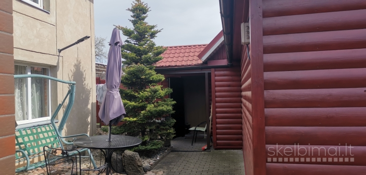 Parduodama gyvenamojo namo dalis K.Donelaičio g. 14, Panevėžyje. 