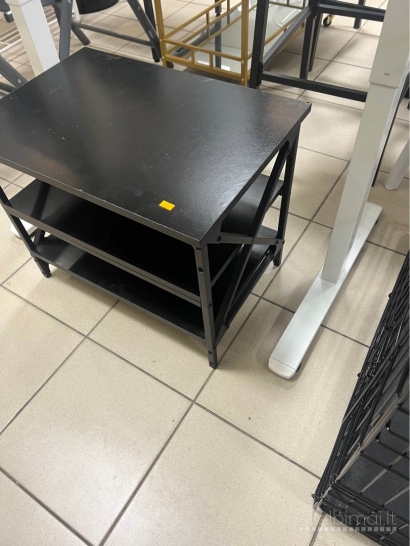 Ekspozicinis industrinio stiliaus šoninis staliukas 