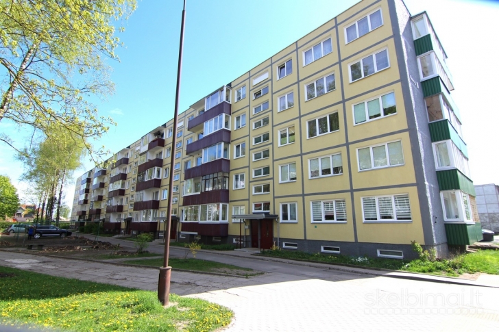Parduodamas labai pigiai 2-jų kambarių butas