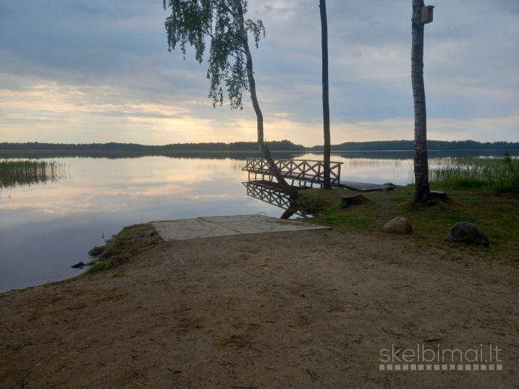 Namelis su kubilu 
