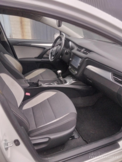 PARDUODAMAS TOJOTA AVENSIS 2015 M.