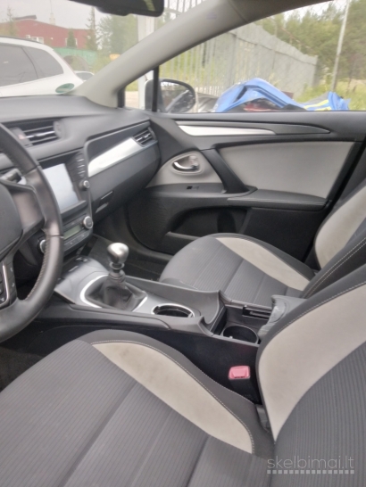 PARDUODAMAS TOJOTA AVENSIS 2015 M.