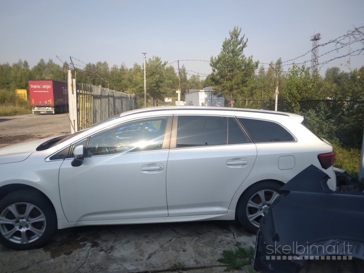 PARDUODAMAS TOJOTA AVENSIS 2015 M.