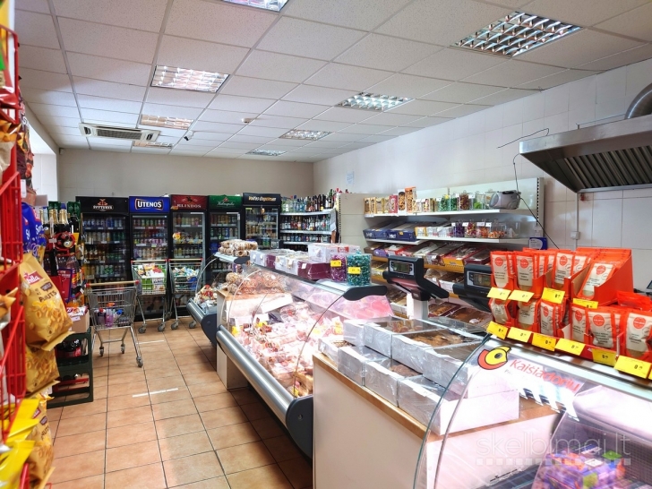 Parduodamas labai pigiai Gruzdžių centrinėje aikštėje 312,12 m² pastatas