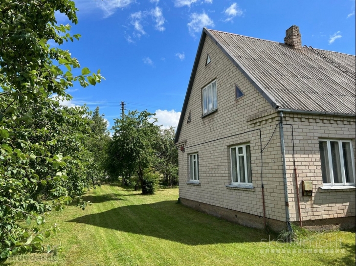 Anykščių r. sav., Rukiškio k., Rukiškio g., mūrinis namas 