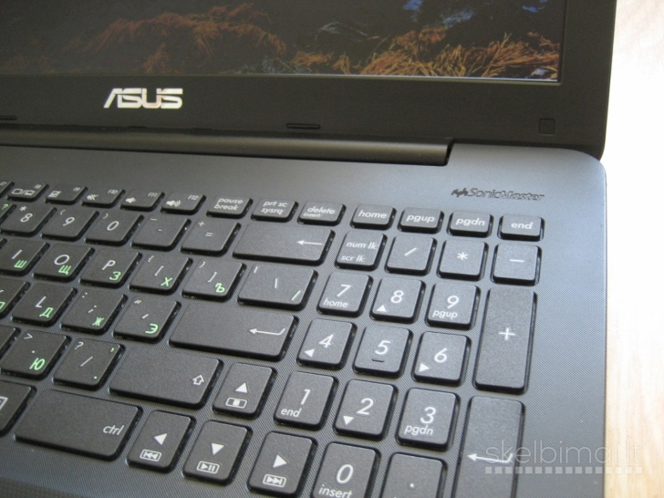 ASUS X554L su i5 2.70GHz/ 8GB/ 240GB SSD/ 2 val.