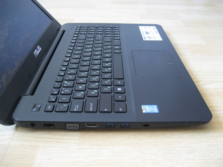 ASUS X554L su i5 2.70GHz/ 8GB/ 240GB SSD/ 2 val.
