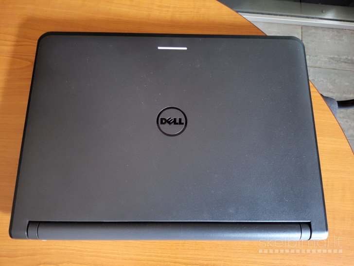 Dell Latitude 3350: i5-5200U, 13.3", ram 4gb, ssd 128gb
