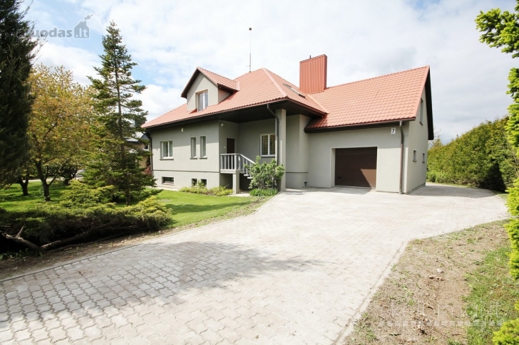 NAMAS SU ŪKINIU PASTATU RAMUČIUOSE, ĄŽUOLŲ G.