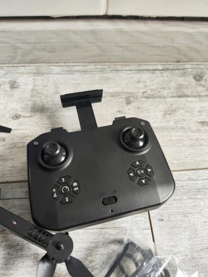 Naujas KF616 Mini WiFi Dronas su dviguba kamera 2x akumai