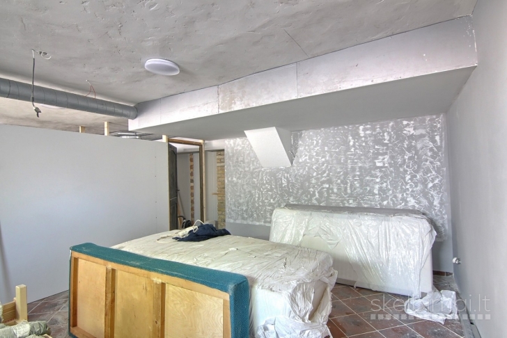 Išnuomojamos labai geroje vietoje 136,19 m² patalpos