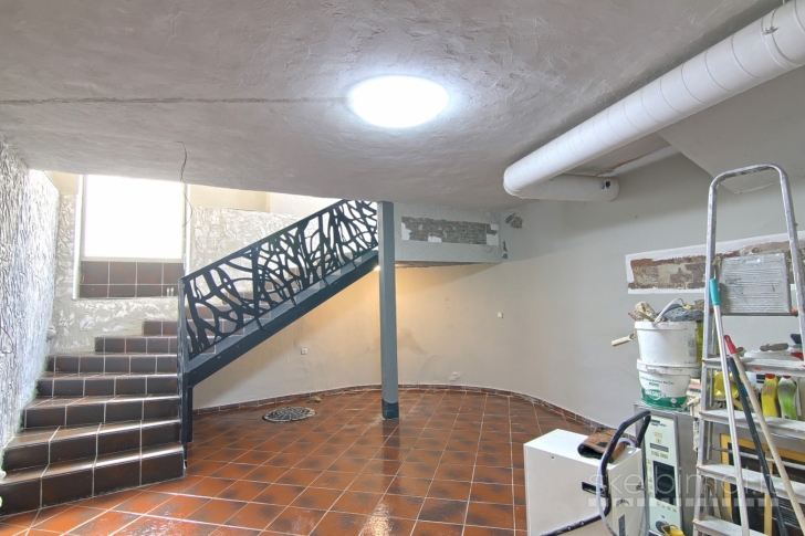 Išnuomojamos labai geroje vietoje 136,19 m² patalpos