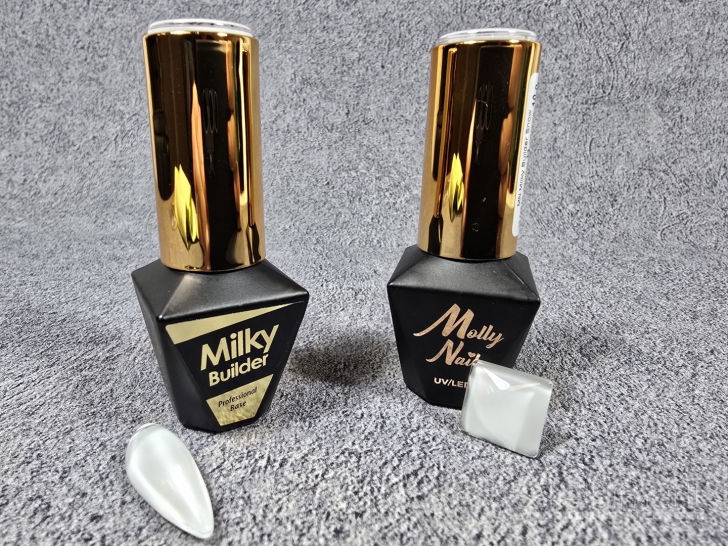 Pieniška bazė nagams Molly Milky Builder Snow