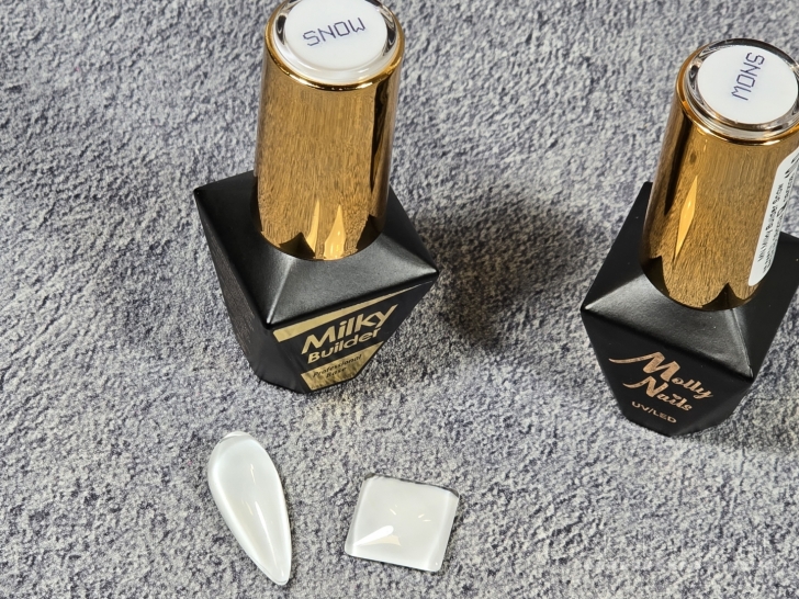 Pieniška bazė nagams Molly Milky Builder Snow