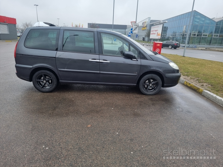 Peugeot 807