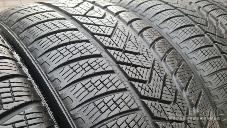BMW X5 R19,Žieminių padangų komplektas PIRELLI SCORPION WINTER ECOIMPACT