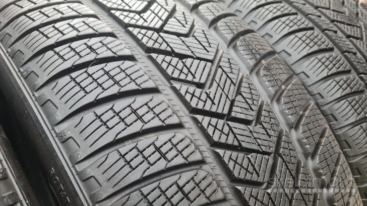 BMW X5 R19,Žieminių padangų komplektas PIRELLI SCORPION WINTER ECOIMPACT