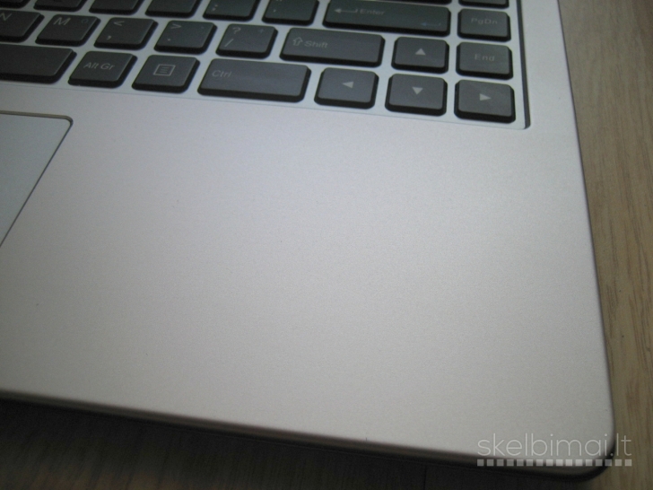 Mažas greitas metalinis 13.0 FHD IPS/ 256GB/ 3 val