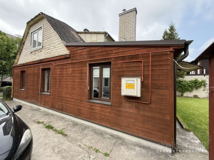 Parduodama namo dalis, šalia miesto centro, Algirdo g. 47, Panevėžyje.