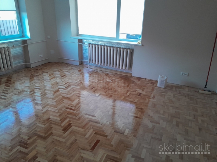 Parketo slifavimas laiptu restauravimas