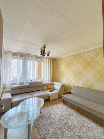 Renovuotame name parduodamas trijų kambarių butas 