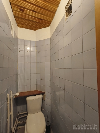 Renovuotame name parduodamas trijų kambarių butas 