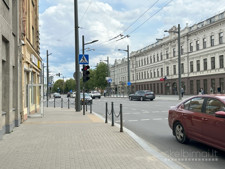 IŠSKIRTINIS 2 KAMBARIŲ BUTAS PAČIAME KAUNO SENAMIESTYJE