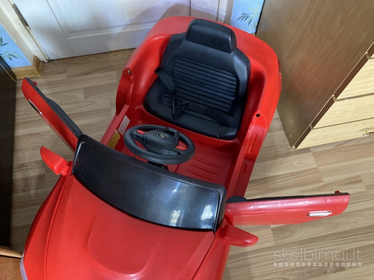 Vaikiškas elektrinis automobilis