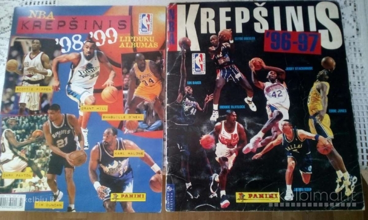 Parduodu du Nba lipdukų albumus.