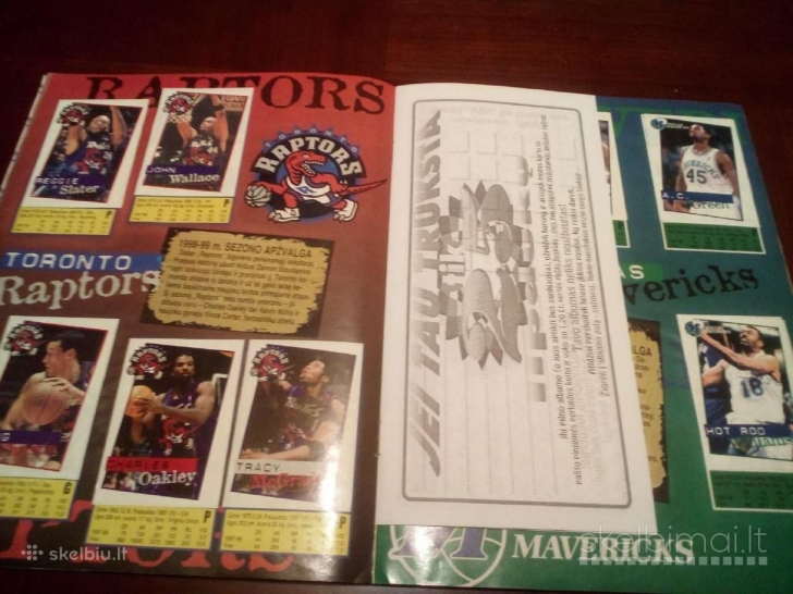 Parduodu du Nba lipdukų albumus.