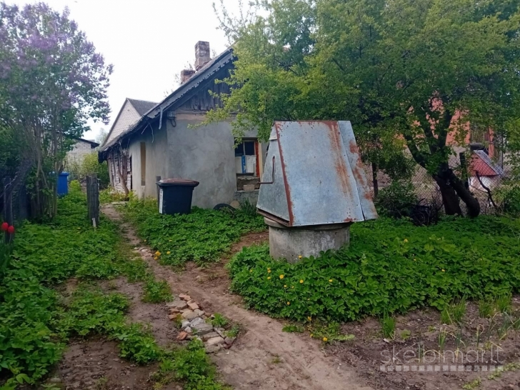 Puse namo Joniškio m., Livonijos g.51