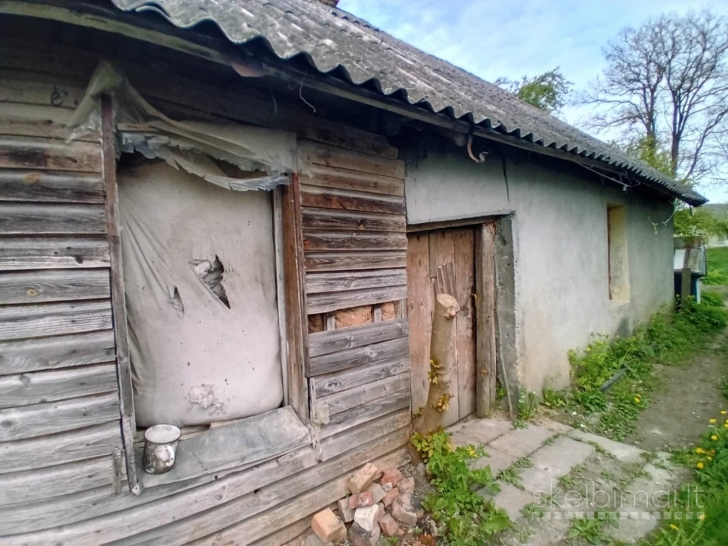 Puse namo Joniškio m., Livonijos g.51