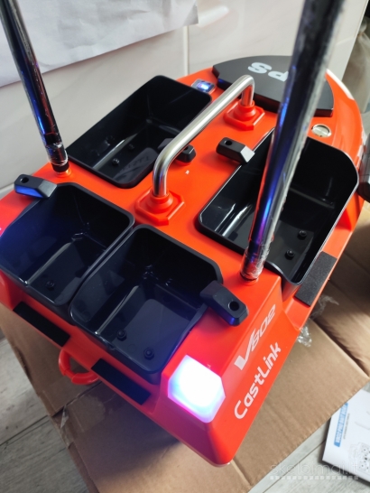 Naujas Flytec V802 pašaro jauko gabenimo laivelis su GPS 
