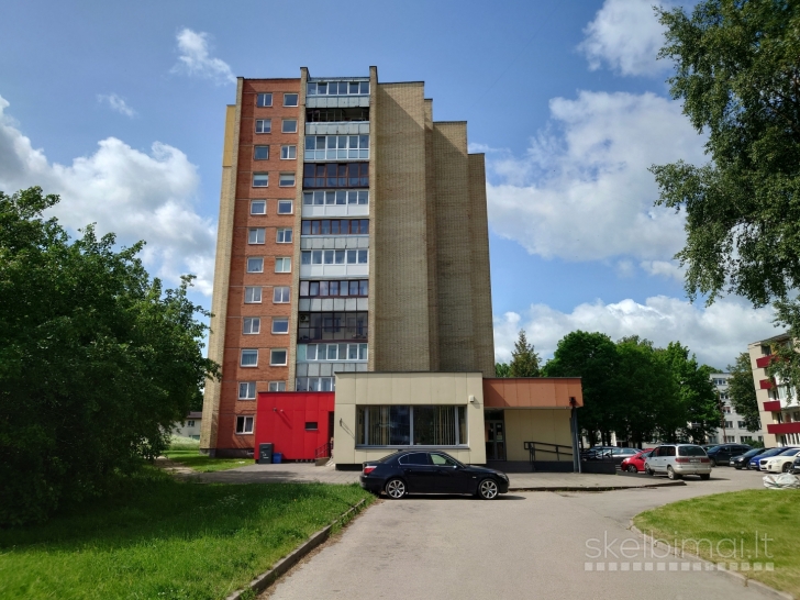 Parduodamas labai pigiai 4-ių kambarių butas