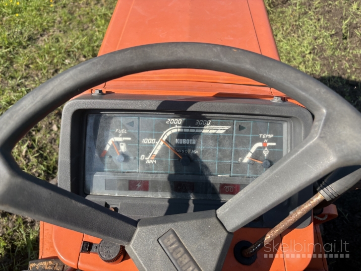 Kubota B1-17