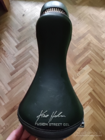 Vienaratis Kris Holm KH20