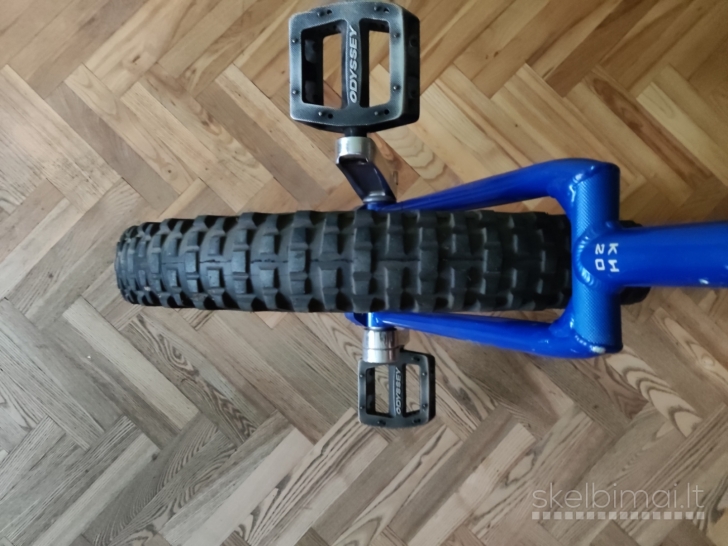 Vienaratis Kris Holm KH20