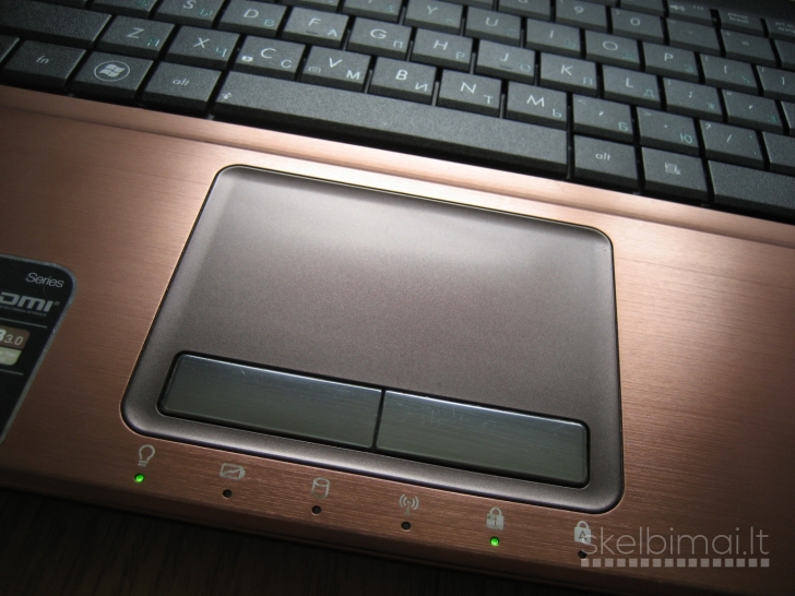 Puikus 17.3 Asus K73E i5/ 128GB+1000GB/ 8GB/ 3 val