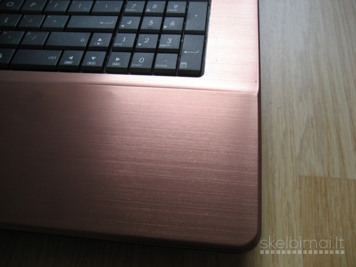 Puikus 17.3 Asus K73E i5/ 128GB+1000GB/ 8GB/ 3 val