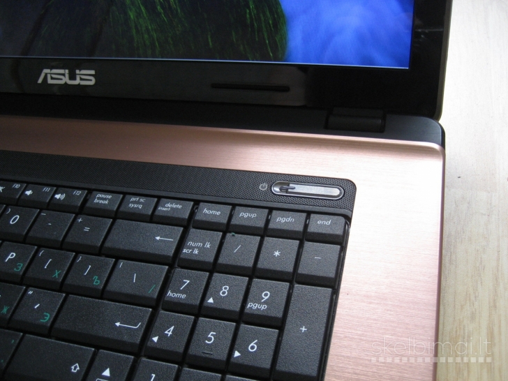 Puikus 17.3 Asus K73E i5/ 128GB+1000GB/ 8GB/ 3 val