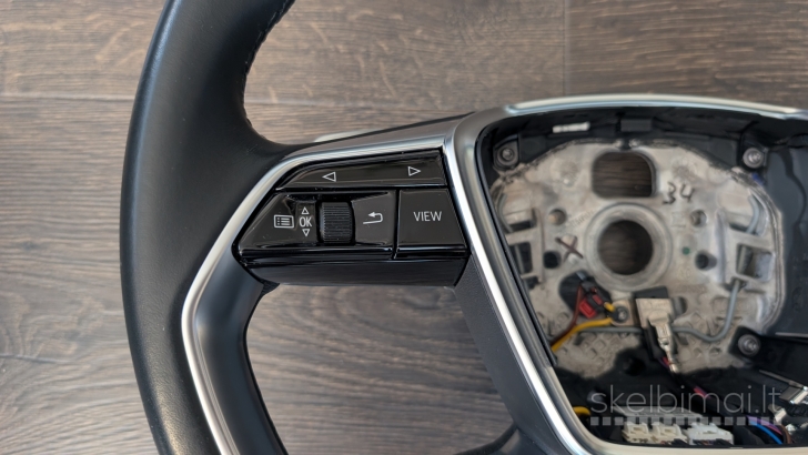 Audi A6 C8 šildomas vairas su airbag.