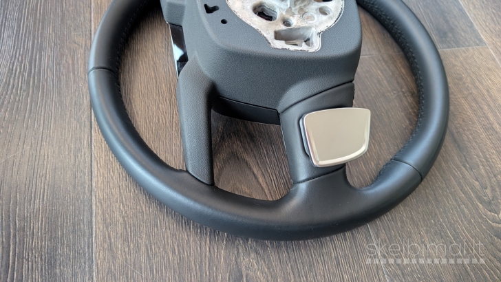 Audi A6 C8 šildomas vairas su airbag.