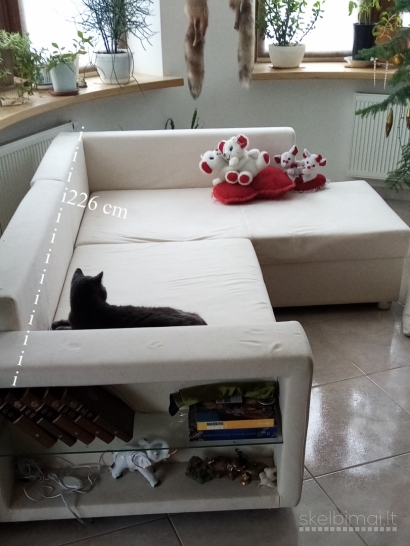 Sofa-kampas su  dėže patalinei
