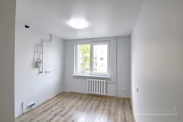 Parduodamas labai geroje vietoje ką tik suremontuotas 3-jų kambarių butas