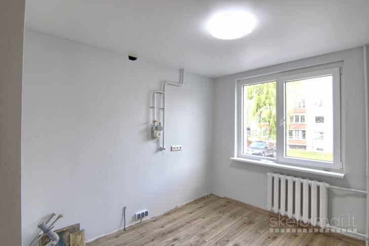 Parduodamas labai geroje vietoje ką tik suremontuotas 3-jų kambarių butas