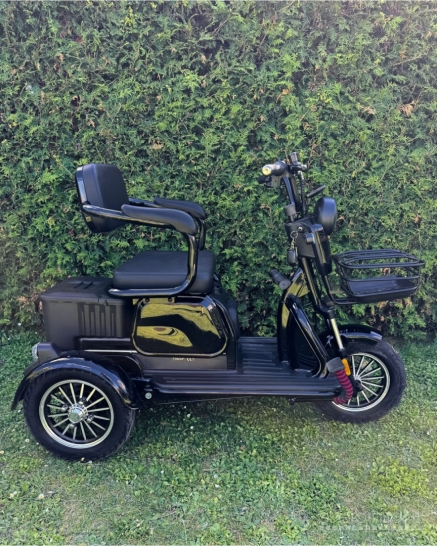 PARDUODAMAS  2024 m. GAMYBOS ELEKTRINIS TRIRATIS SL-04