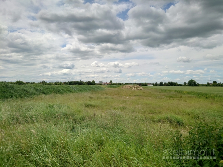 Parduodamas pigiai 1,67 ha žemės sklypas