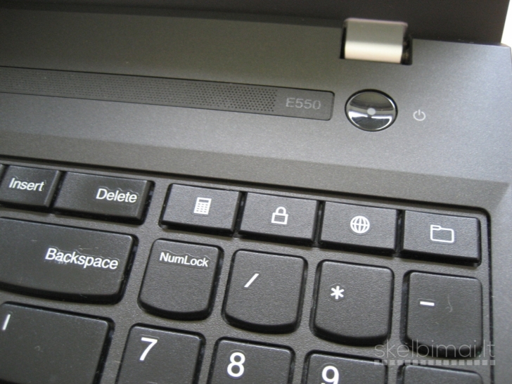 Lenovo E550 su i5 2.70ghz/ 500gb/ 8gb/ 1gb Intel